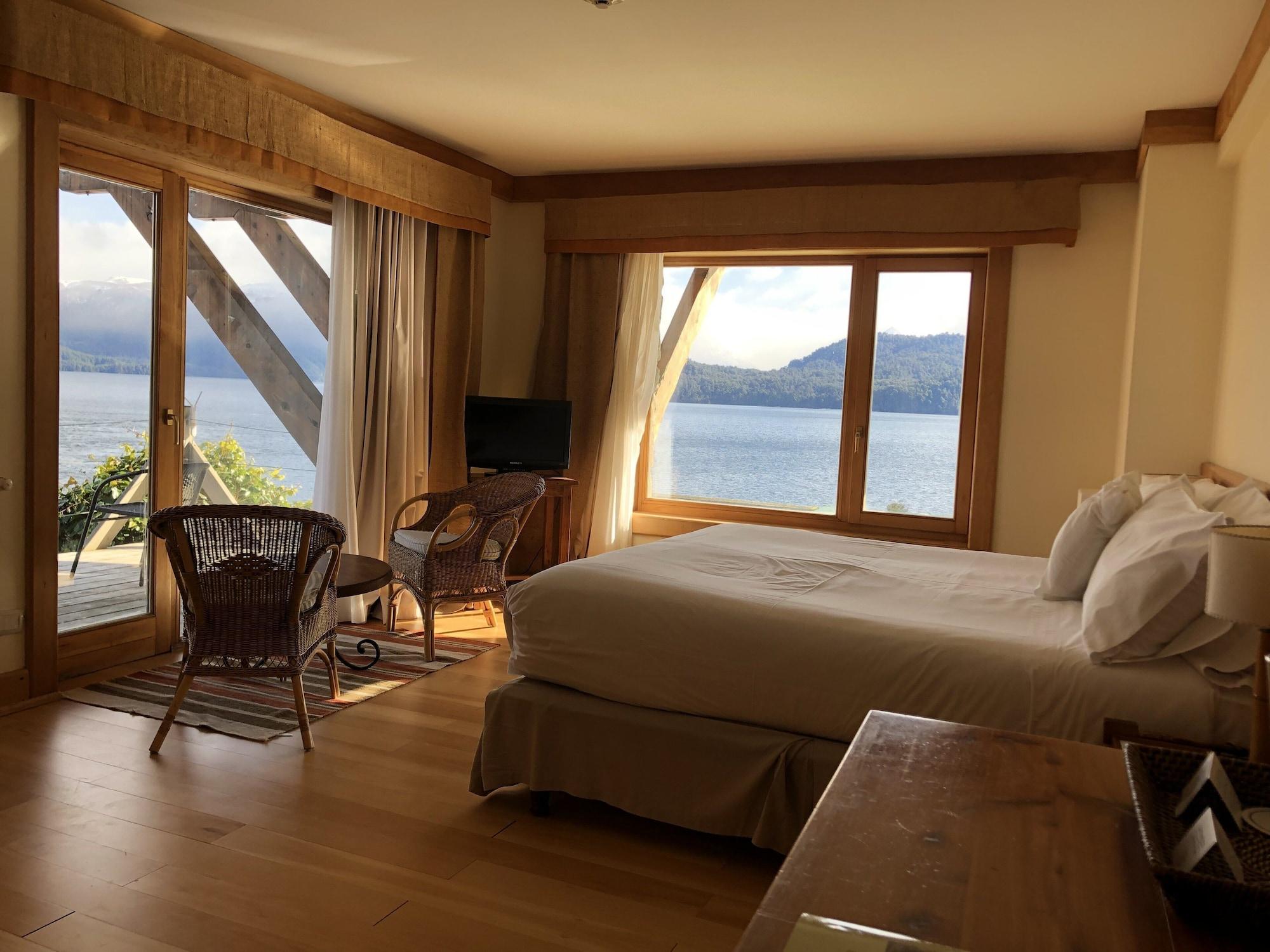 Correntoso & River Hotel 4*