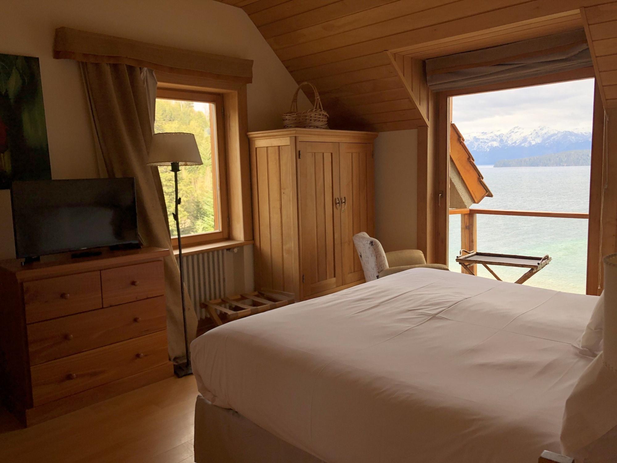 Correntoso & River Hotel 4*