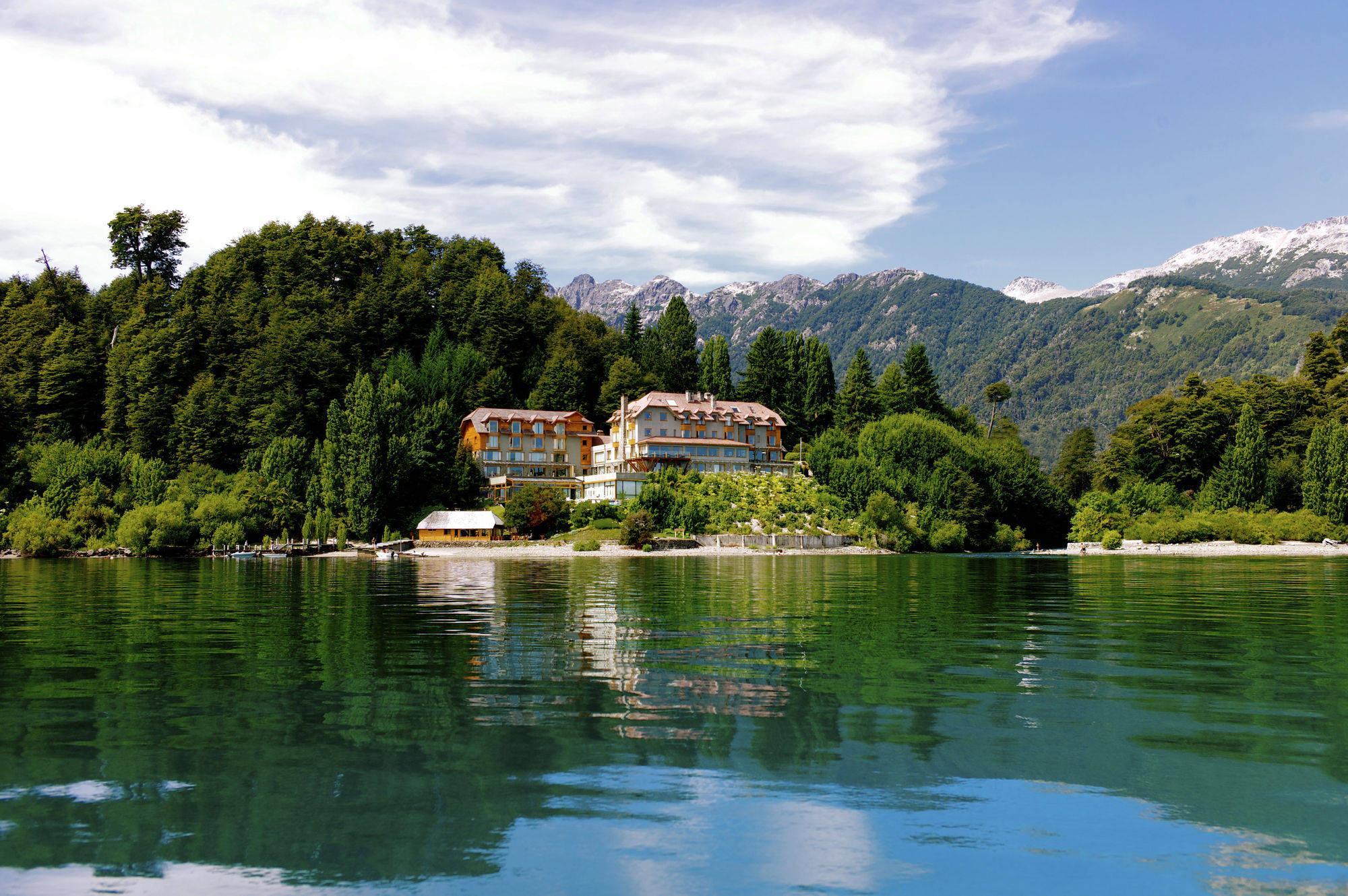 Correntoso & River Hotel