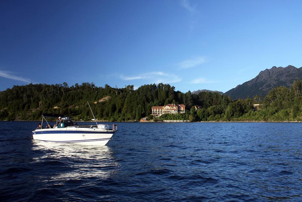 Correntoso & River Hotel